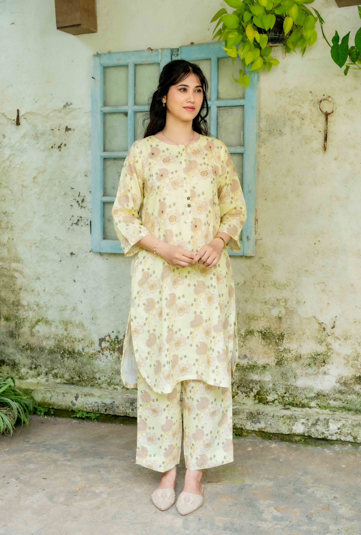 YELLOW IRIS LINEN PAIR