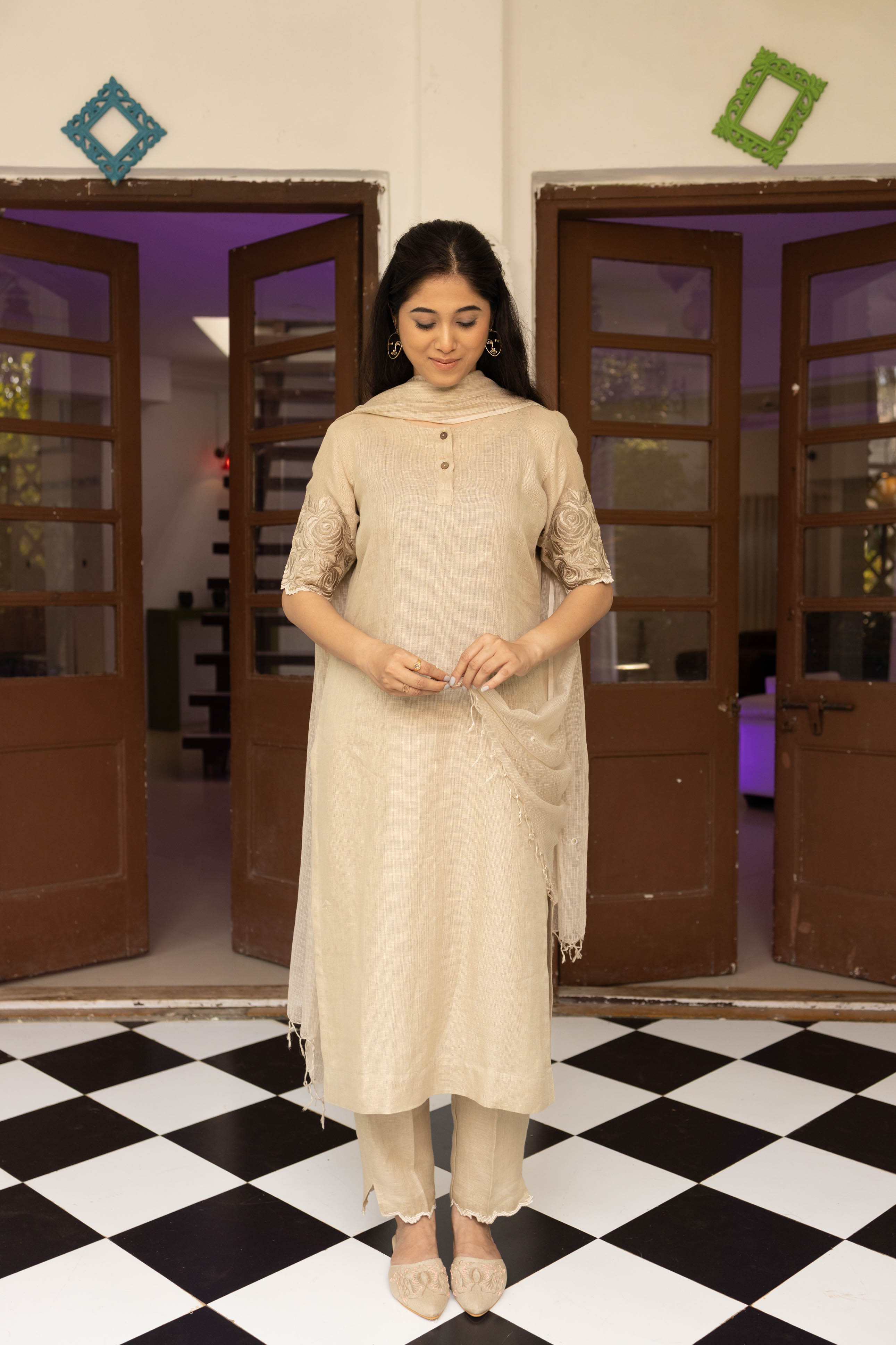 BARE BEIGE ROSE-CUT LINEN SET