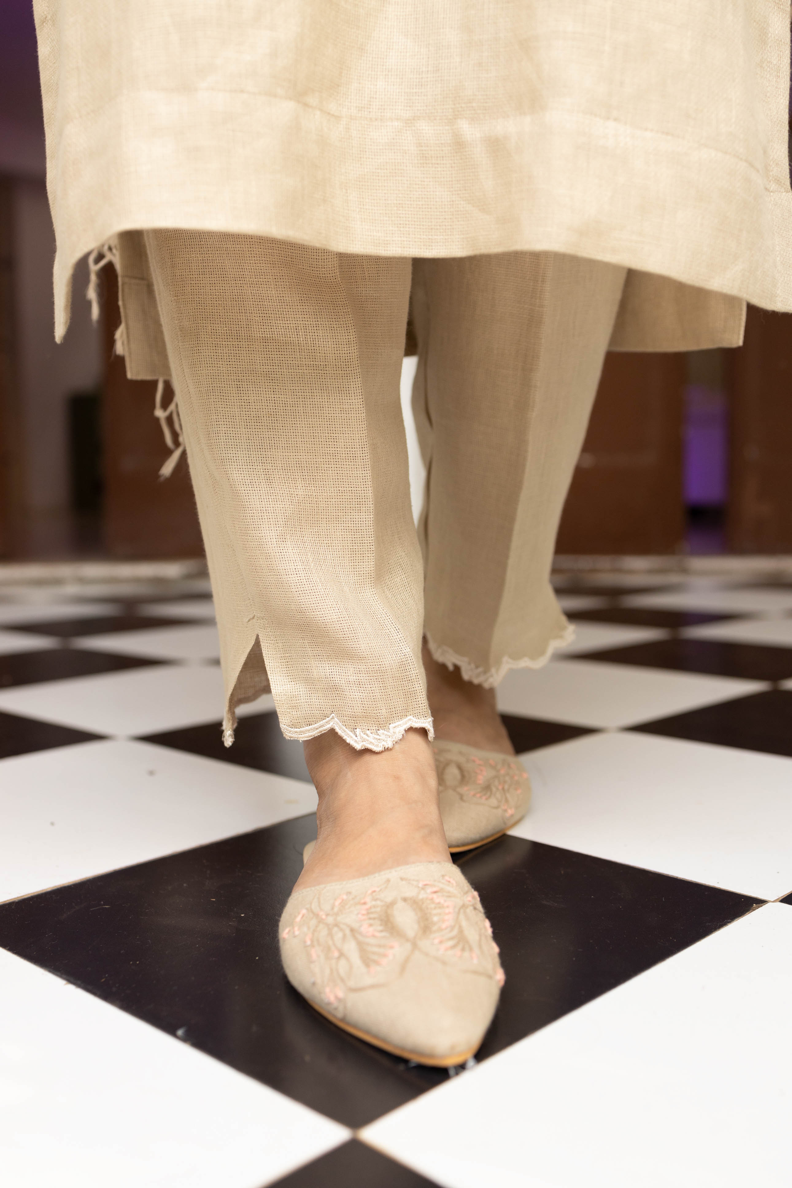 BARE BEIGE ROSE-CUT LINEN SET