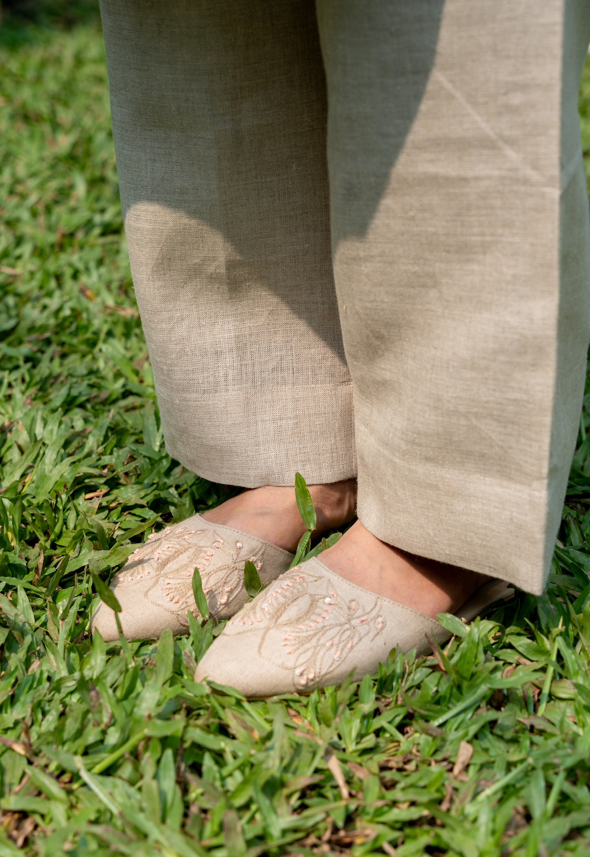 MOSS GREEN LINEN PAIR