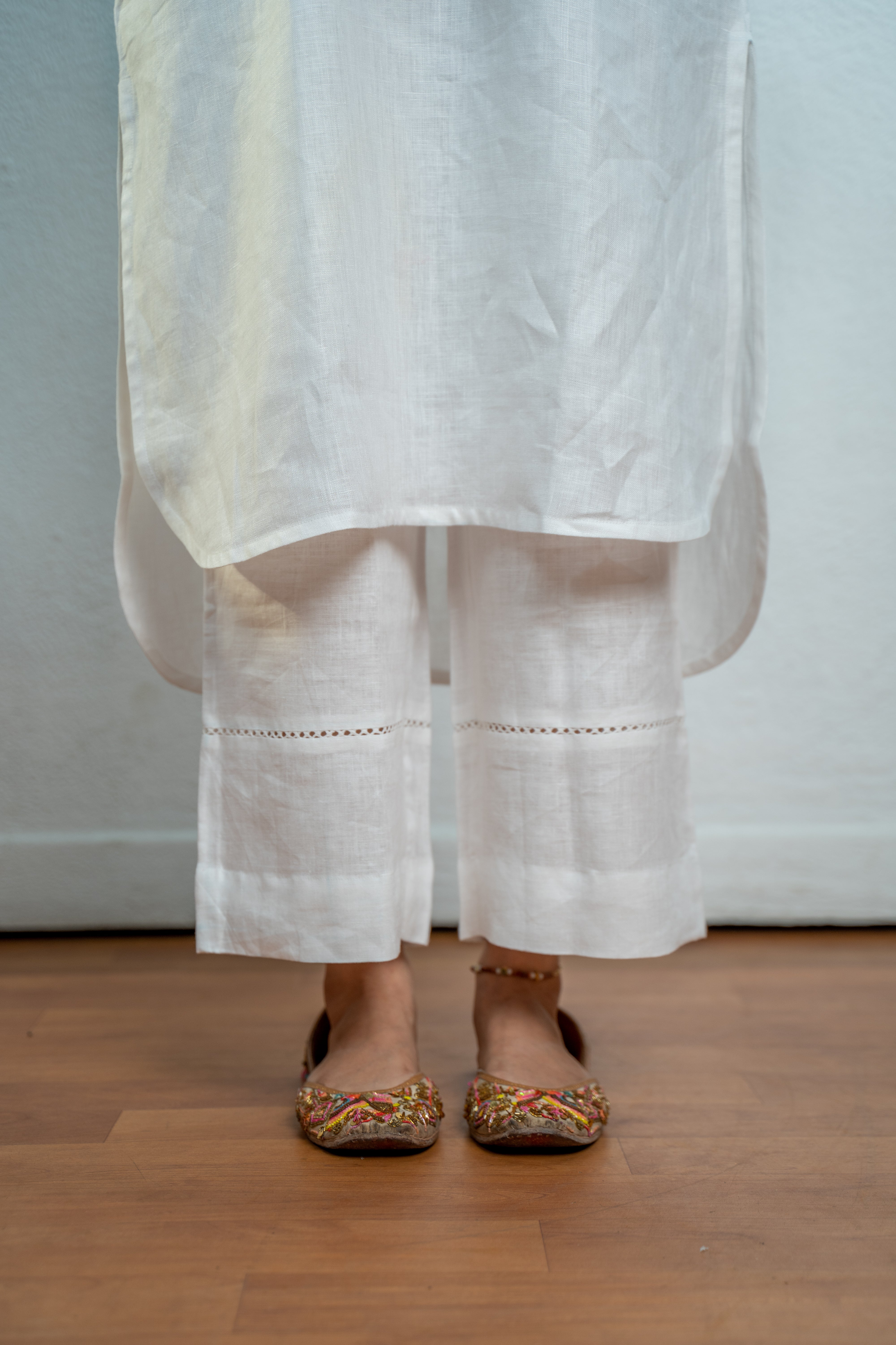 FEATHER WHITE LINEN KURTA PANT