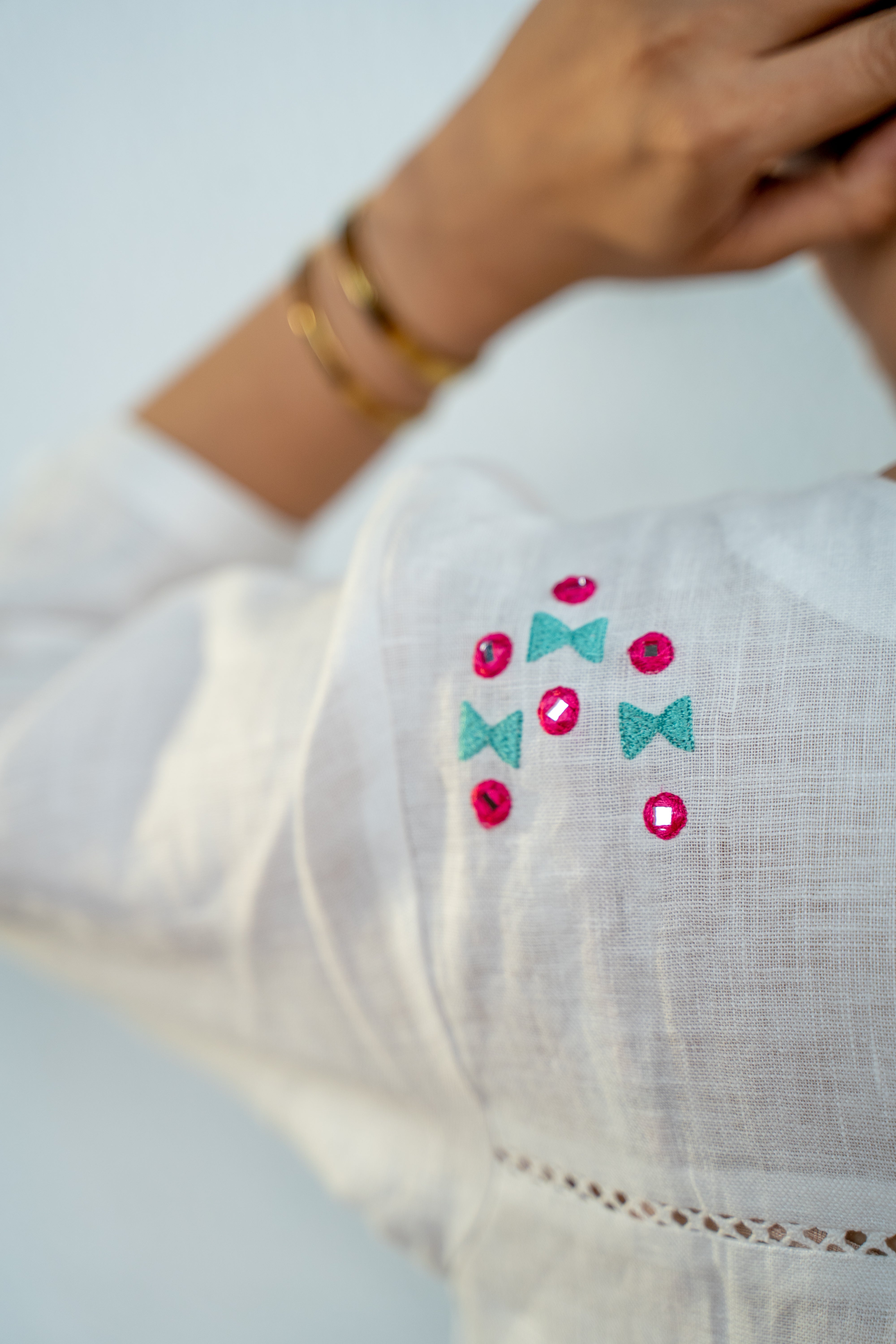 FEATHER WHITE LINEN KURTA PANT