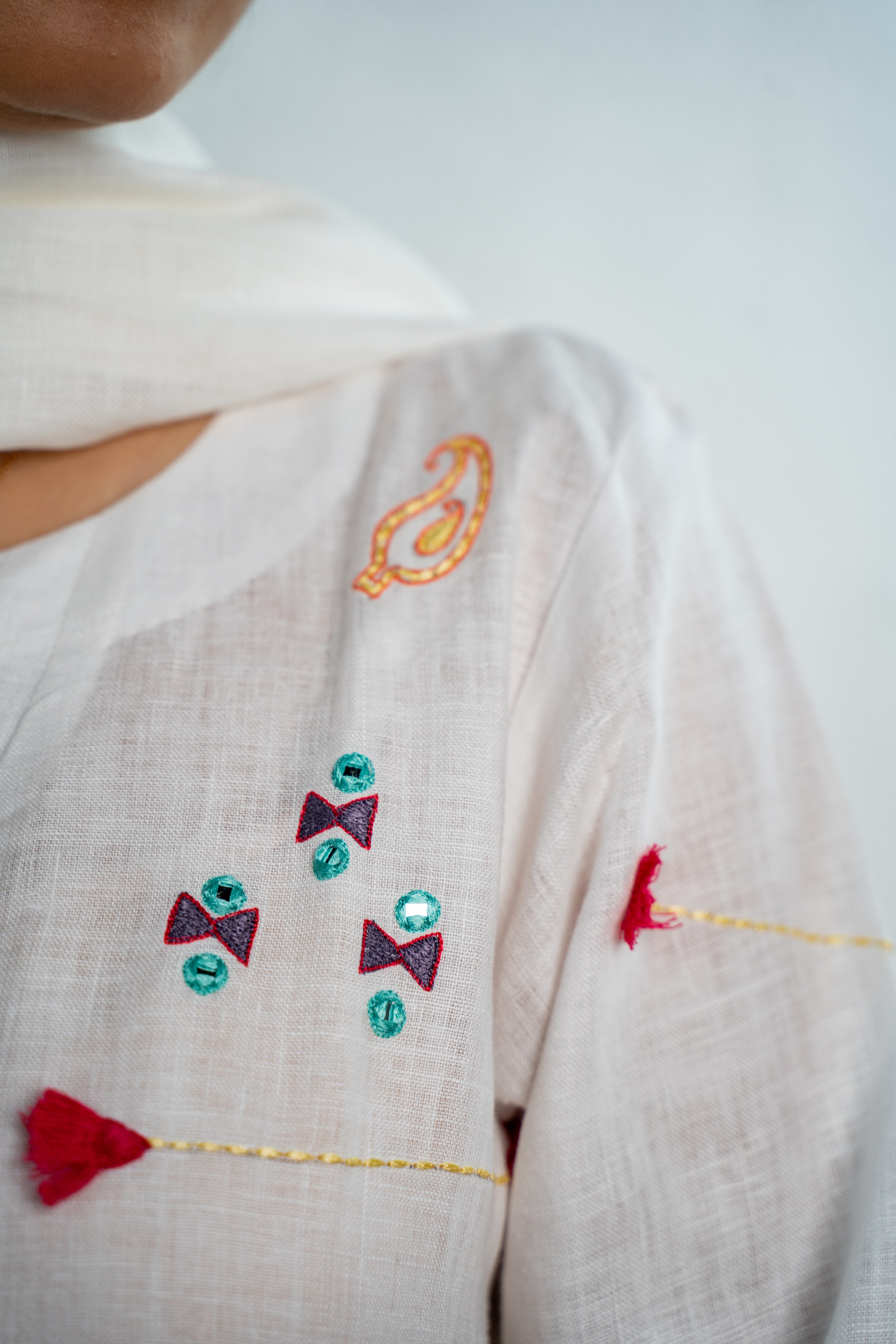 FEATHER WHITE LINEN KURTA PANT