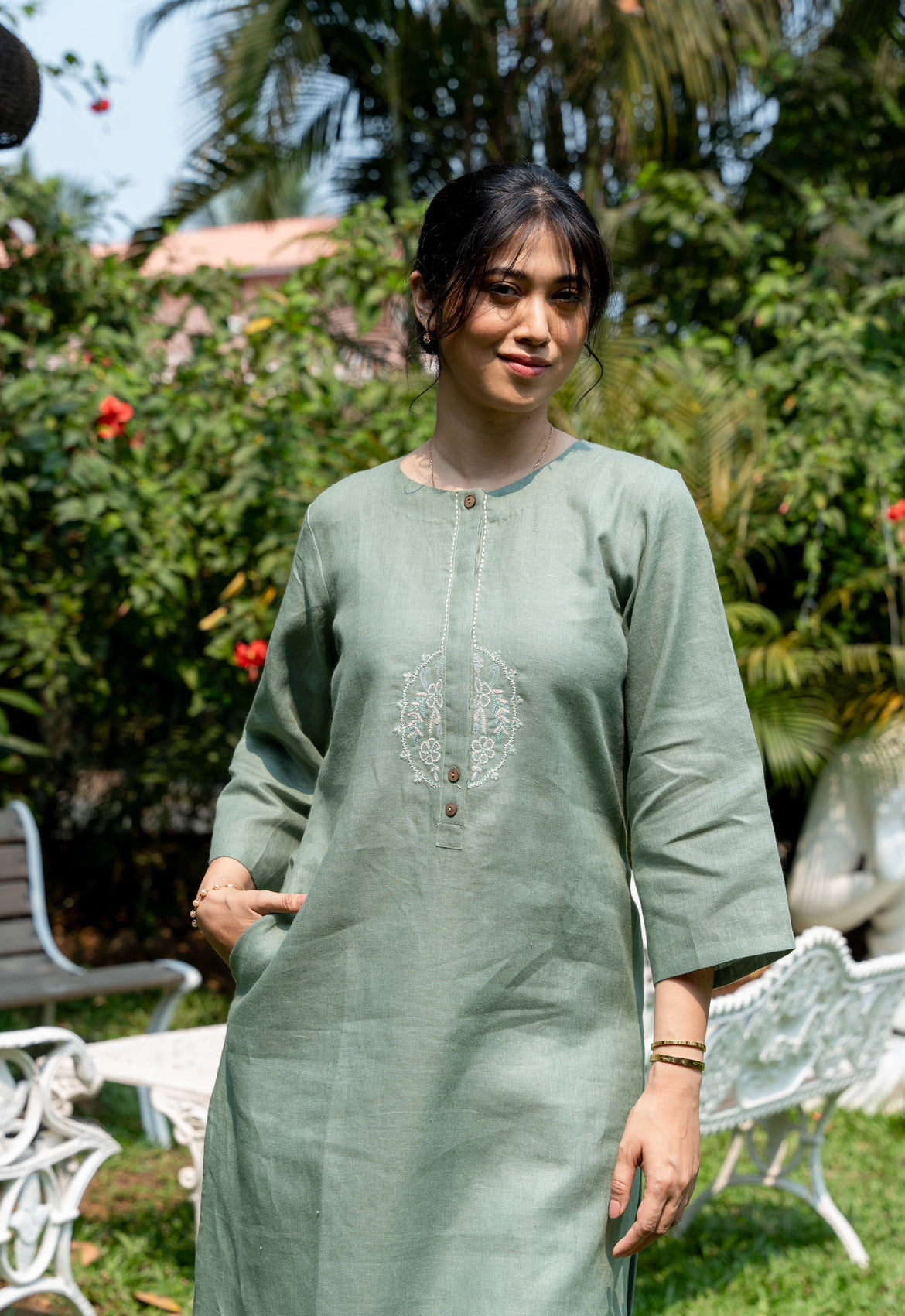 MOSS GREEN LINEN PAIR