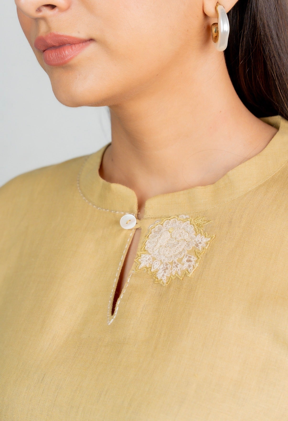 Old Yellow-Ivory Linen Pair