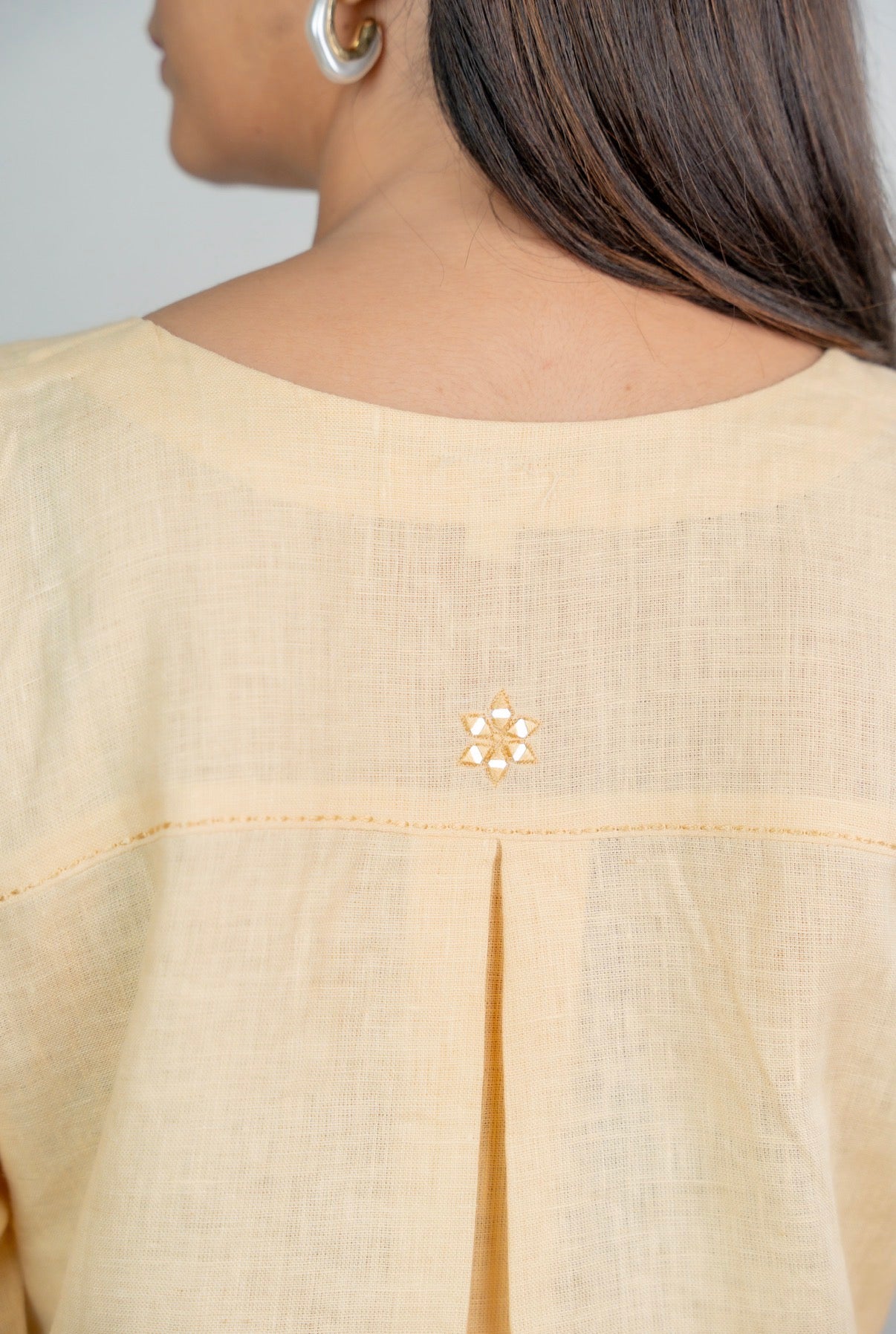 Mellow Yellow-White Linen Pair