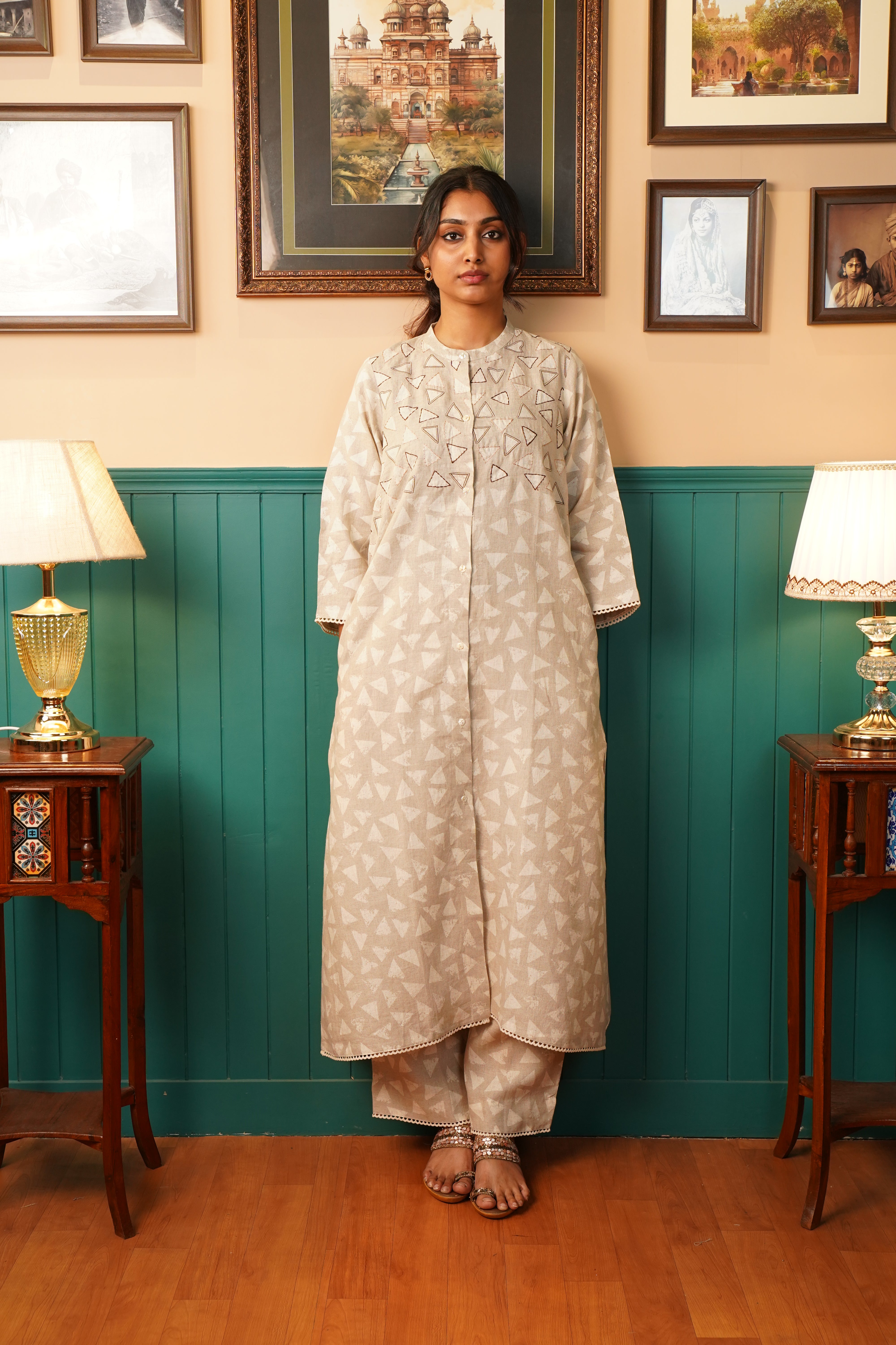 TRIANGLE NATURAL LINEN PAIR