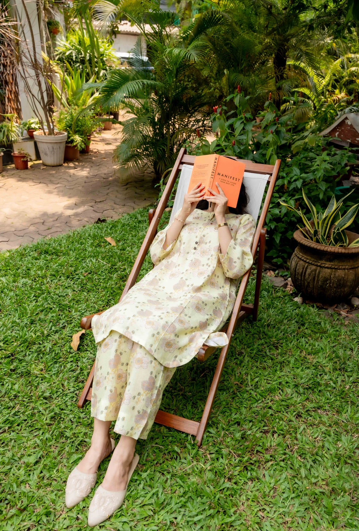 YELLOW IRIS LINEN PAIR