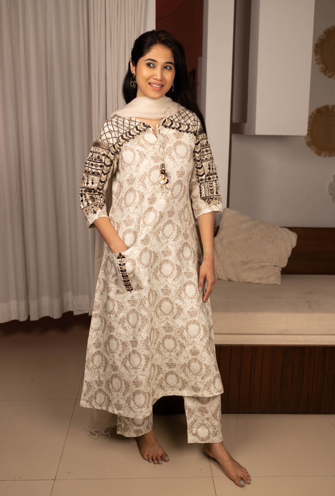 FLORAL DAISY CREAM LINEN SET