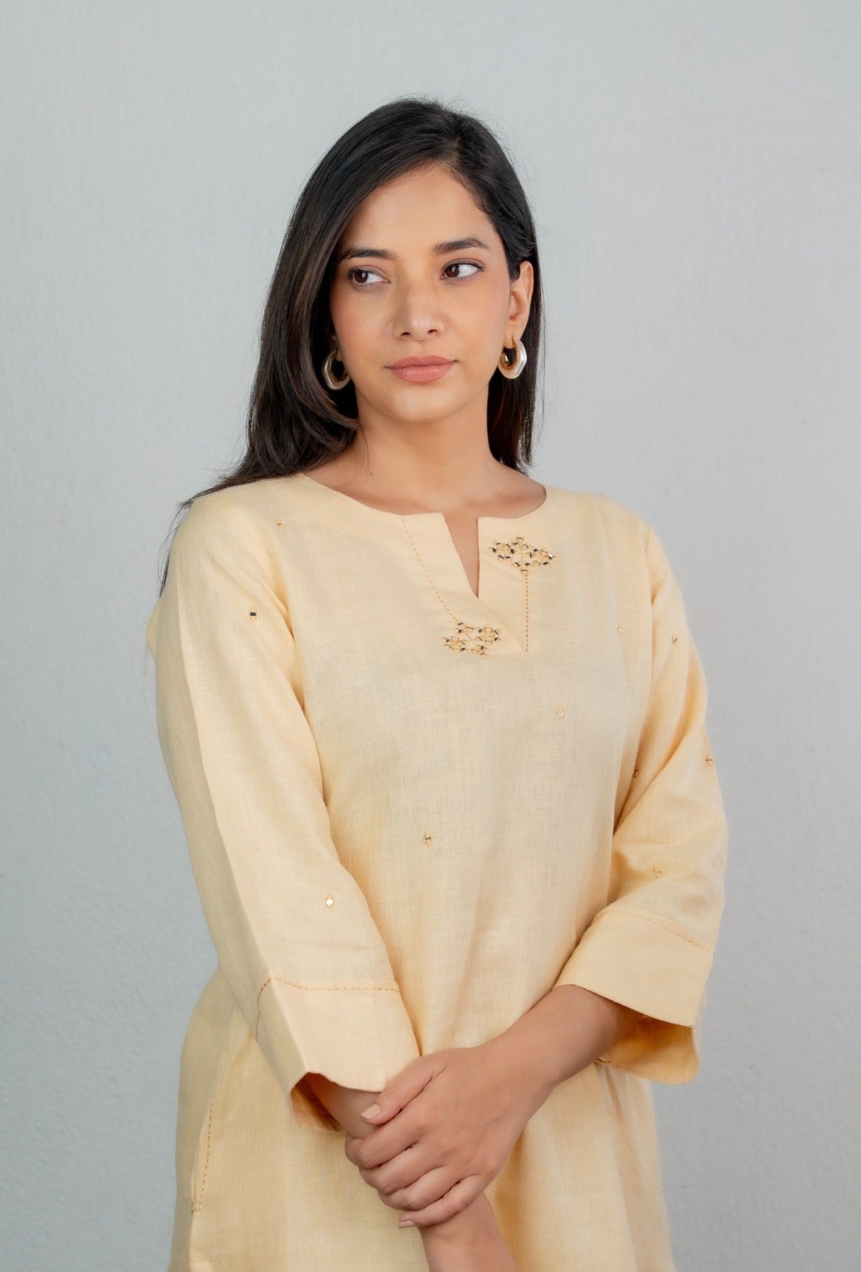 Mellow Yellow-White Linen Pair