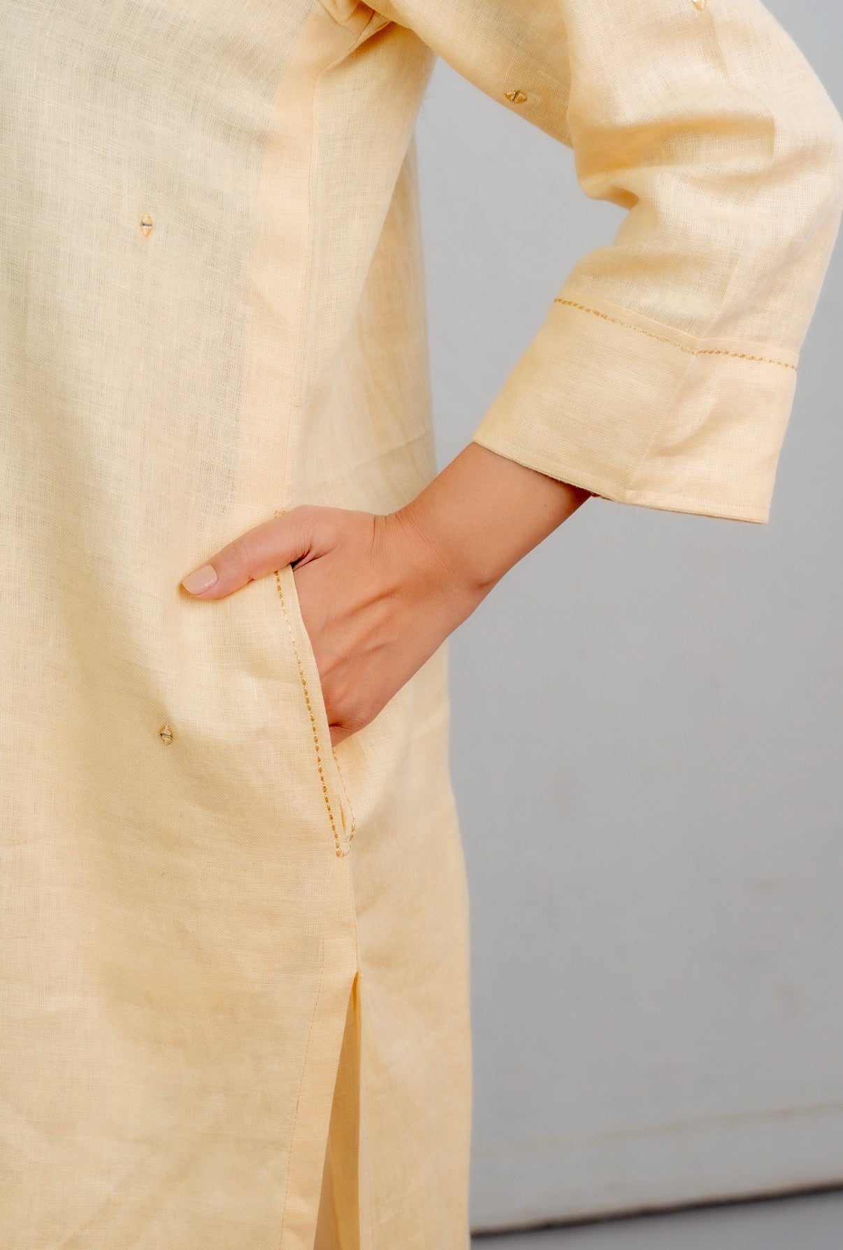 Mellow Yellow-White Linen Pair