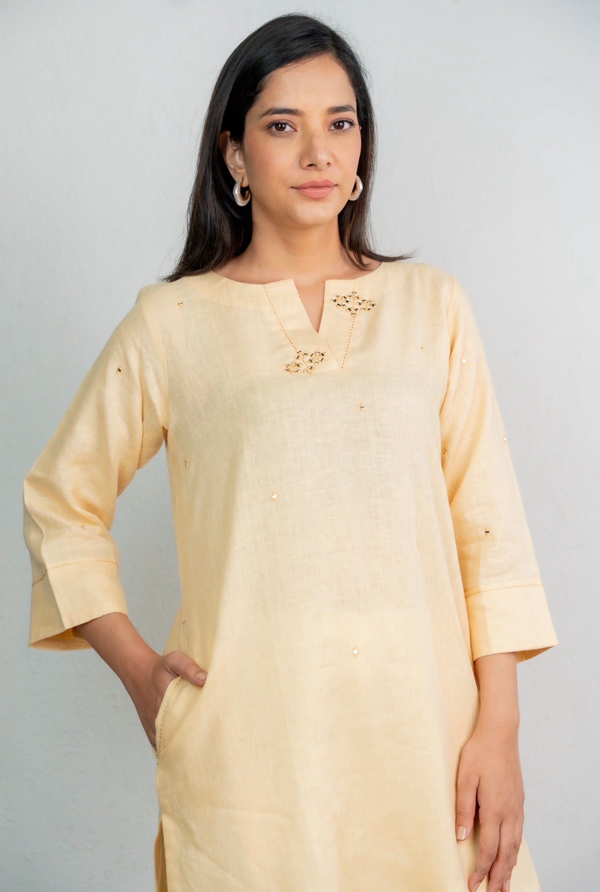 Mellow Yellow-White Linen Pair