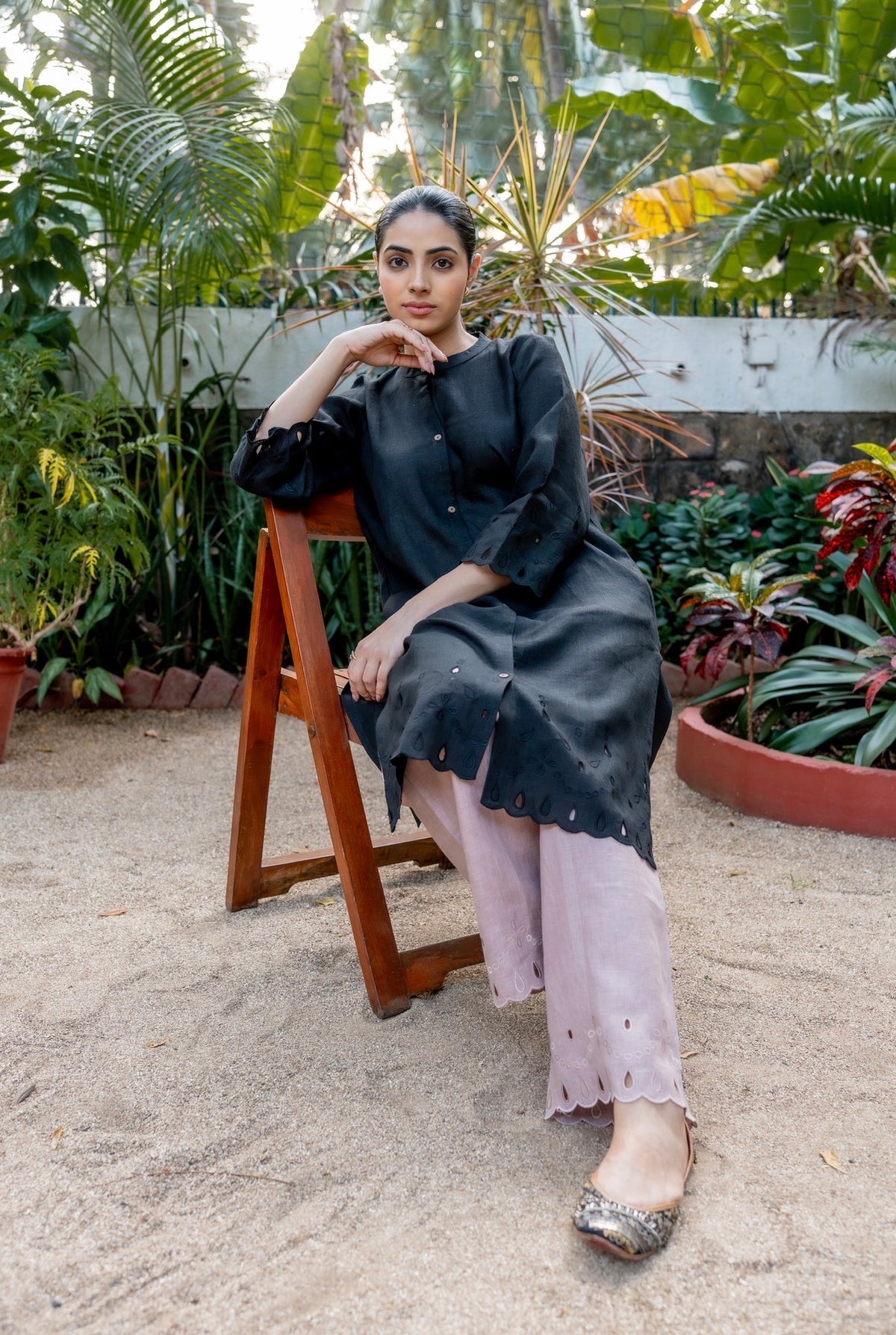 Black Taupe Linen Pair